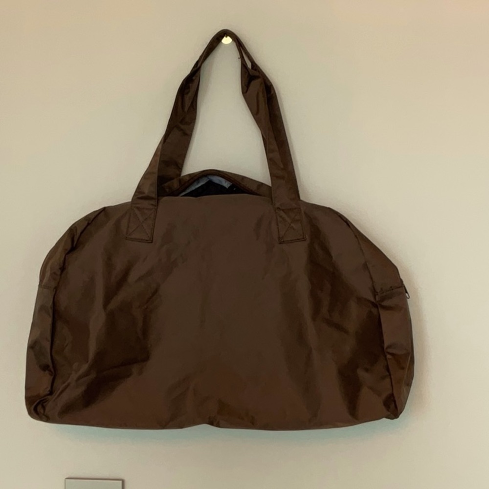 NWOT weekend bag size 19 x 13 x5 inches